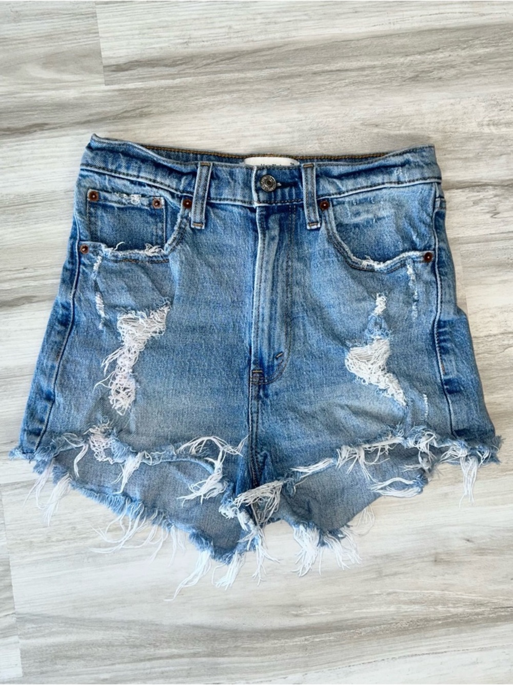 Abercrombie & Fitch Hi-rise Mom Shorts